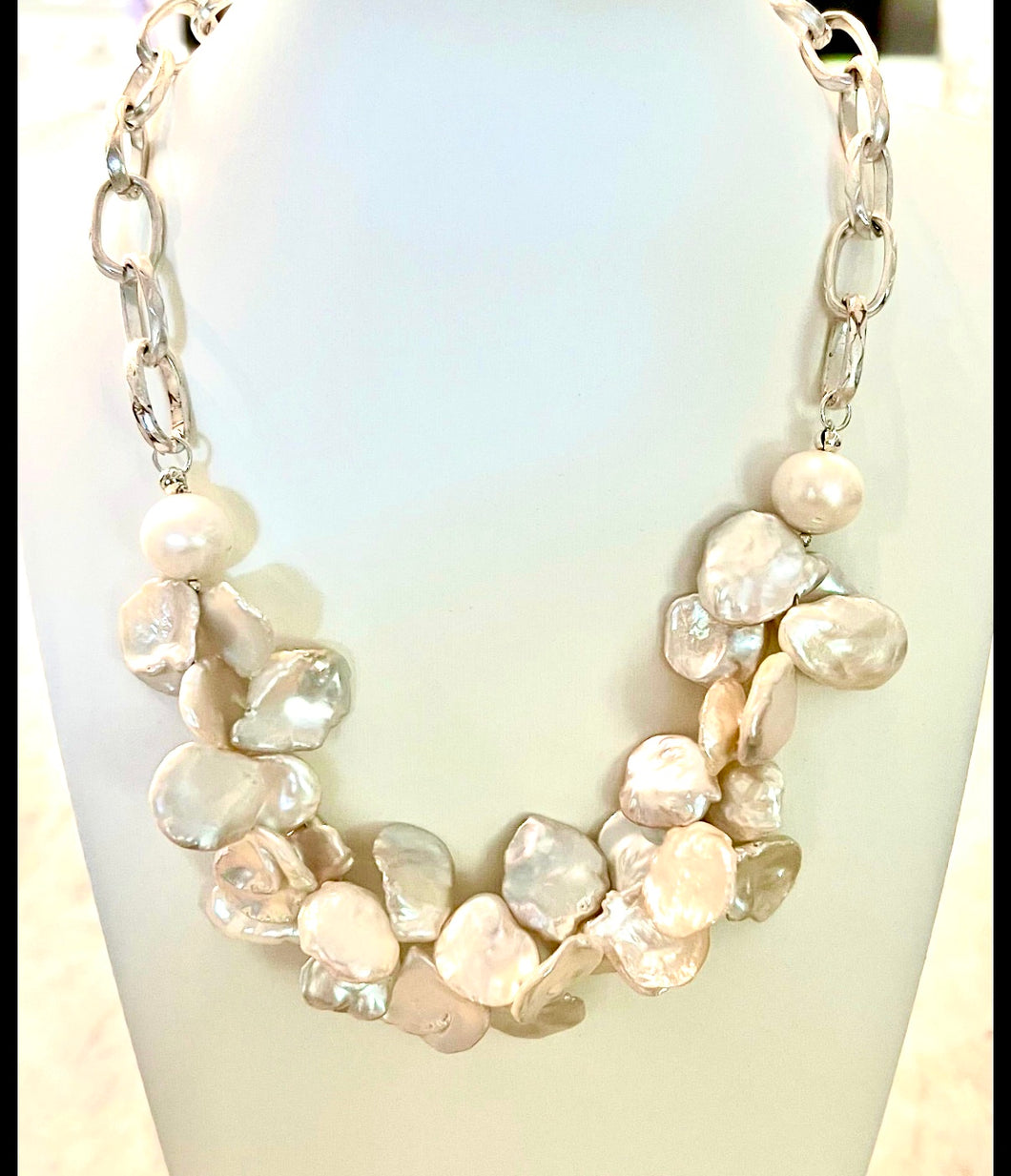 Cornflake pearl necklace