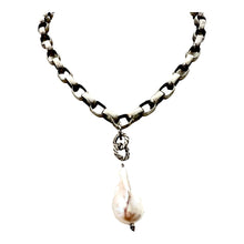 Load image into Gallery viewer, Baroque pearl &amp;  rollo chain
