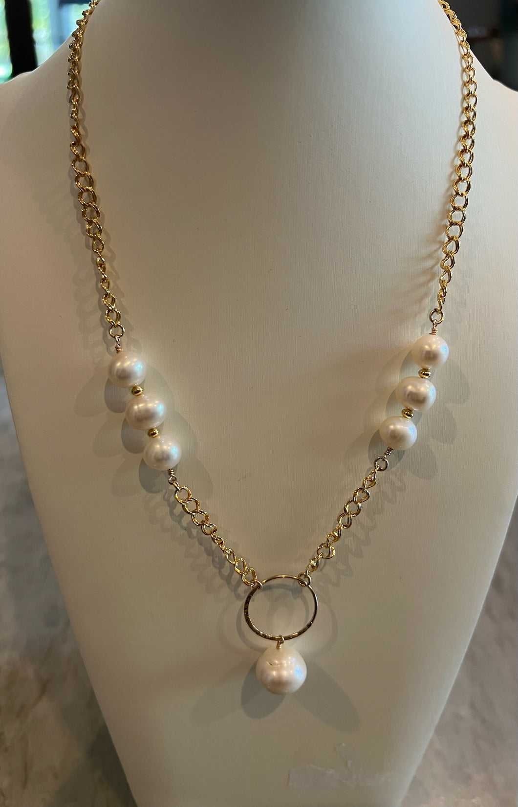 Double link chain with pearls necklace