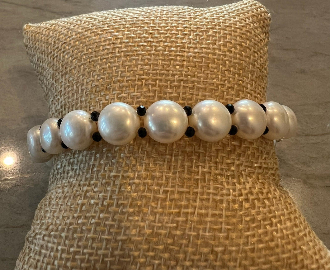 Pearl and sapphire bracelet