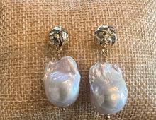 Load image into Gallery viewer, Baroque Pearl earrings
