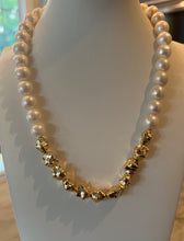 Load image into Gallery viewer, Pearl and gold nugget necklace
